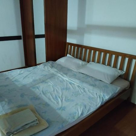 Nice Apartment Near Gulliver Kiew Exterior foto